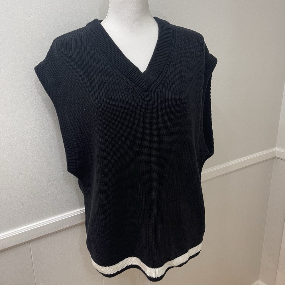 Forever 21 Men Sweater Vest Medium Black And White